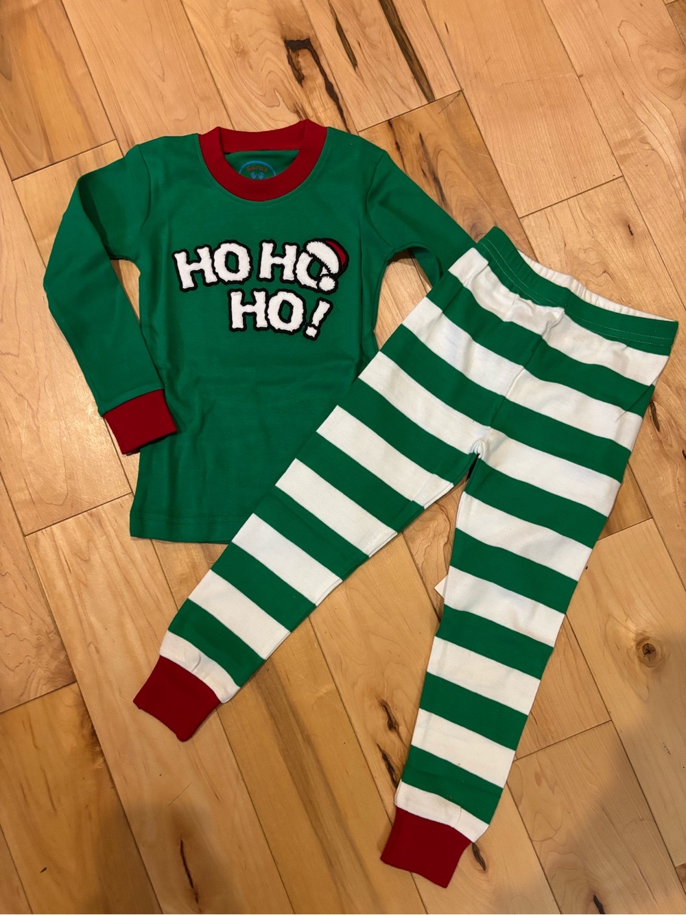 ❤️Kids Green "Ho Ho Ho!" Holiday Pajama Set with Red Trim